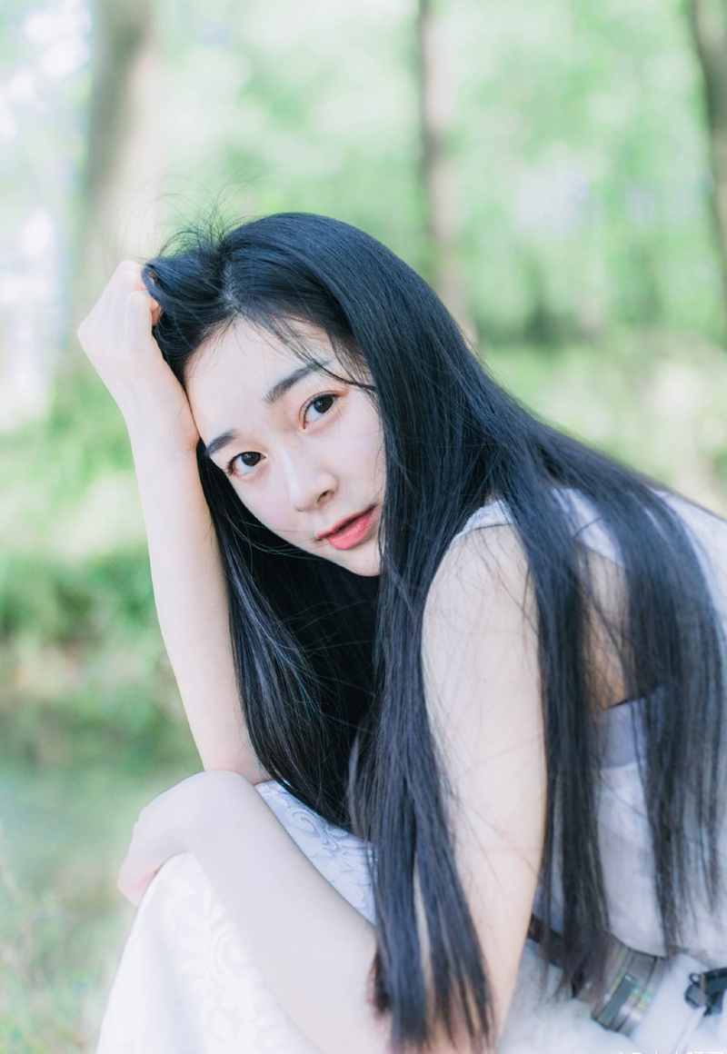“此事你看着办，我不管，但别太过，小心过犹不及。”庞统摇了摇头，想到当初自己糊里糊涂的被贾诩拉到了吕布战车上，心里就不由得一阵腻歪。